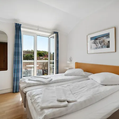 - Panoramic View Over The Sea , 6 Beds *